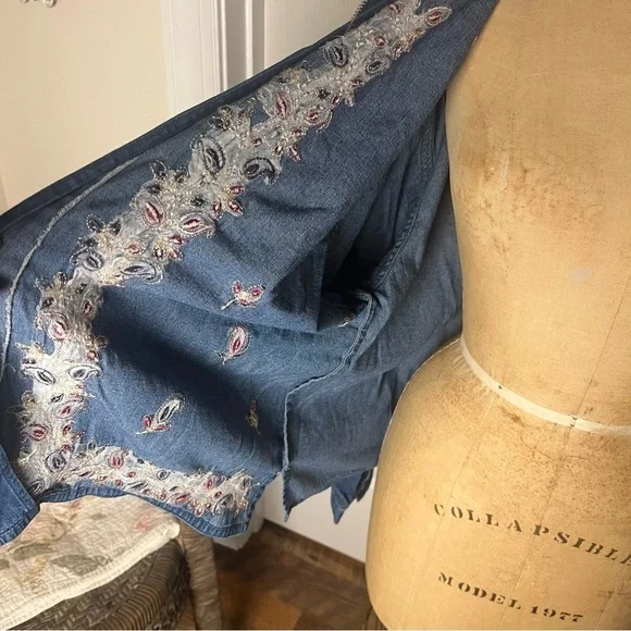 Vintage Tantrum Blues Denim Floral Embroidered Full Zip Shirt SZ 3X Cottagecore - Picture 5 of 7